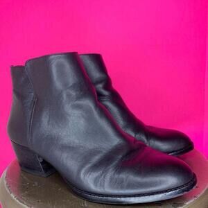 Antonio Melani Black Leather Block Heel Back Zip Ankle Boots US 7.5